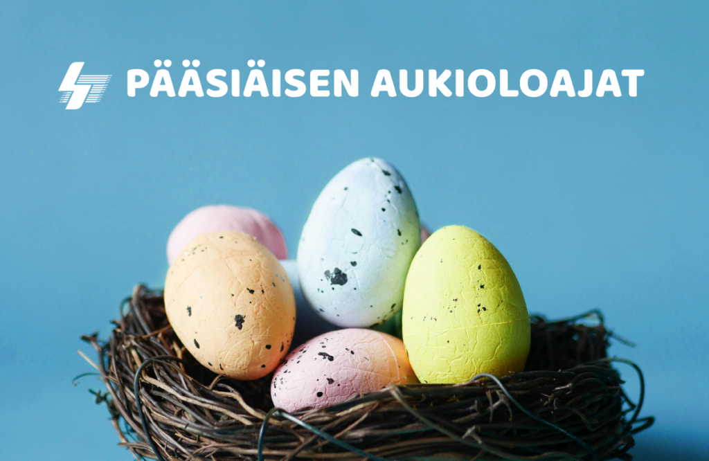 Teksti: "Pääsiäisen aukioloajat" ja kuvassa sinisellä taustalla linnunpesä, jossa värikkäitä munia.